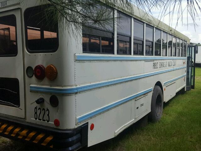 4DRBRABNX4B963541 - 2004 IC CORPORATION 3000 白色 照片 3