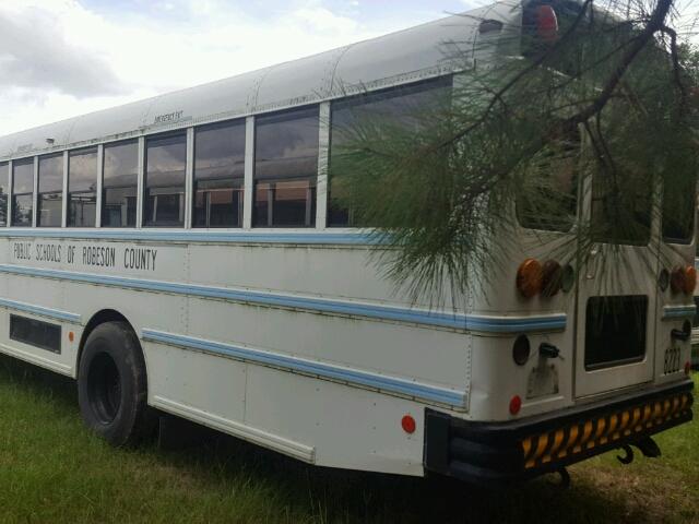 4DRBRABNX4B963541 - 2004 IC CORPORATION 3000 白色 照片 4