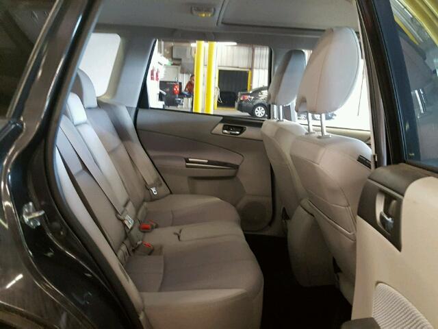 JF2SHBDC9CH416315 - 2012 SUBARU FORESTER 2 GRAY photo 6