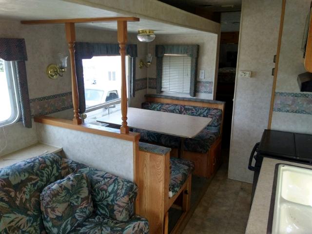 4YDF2552517300117 - 2001 KEYSTONE HORNET WHITE photo 5