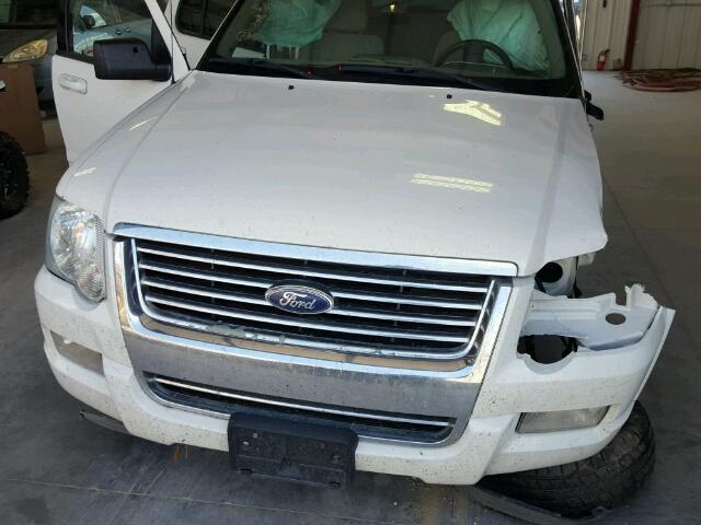 1FMEU73E18UA63764 - 2008 FORD EXPLORER X WHITE photo 7