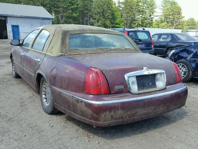 1LNHM83W4YY838594 - 2000 LINCOLN TOWN CAR C MAROON photo 3