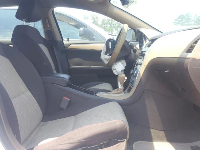 1G1ZB5E1XBF218455 - 2011 CHEVROLET MALIBU LS თეთრი ფოტო 5