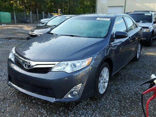 4T1BF1FK2EU841562 - 2014 TOYOTA CAMRY GRAY photo 2