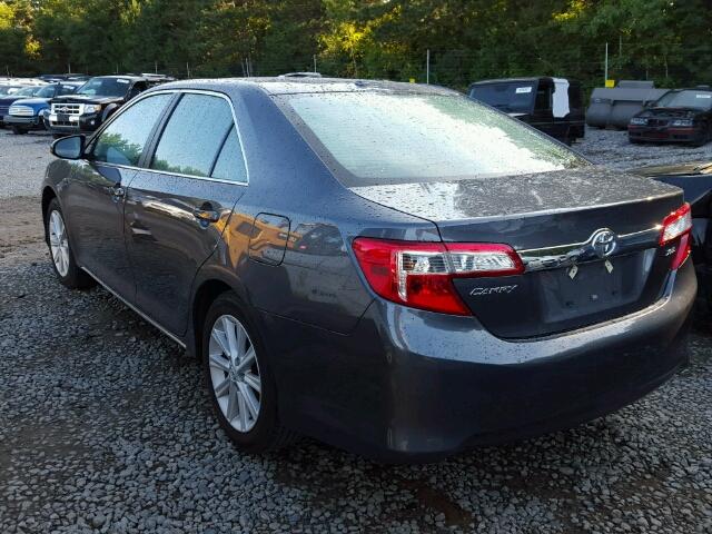 4T1BF1FK2EU841562 - 2014 TOYOTA CAMRY GRAY photo 3