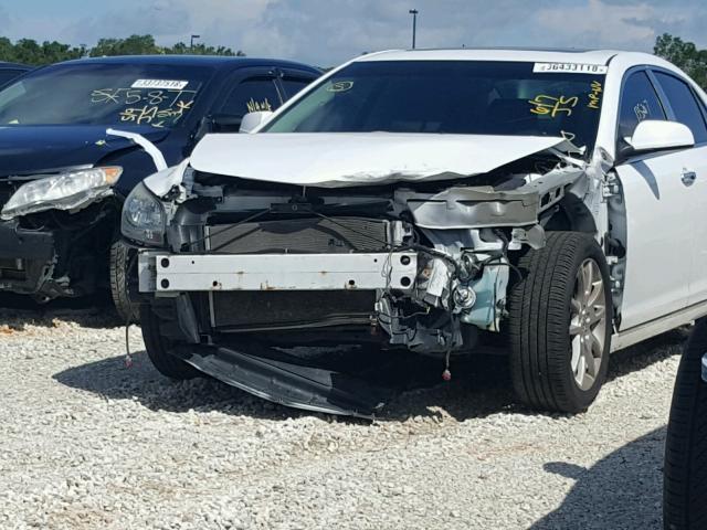 1G1ZE5E17BF396671 - 2011 CHEVROLET MALIBU LTZ 白色 照片 9