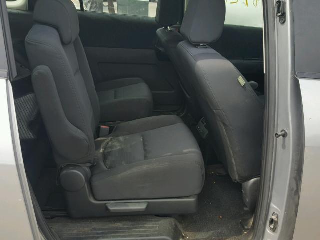 JM1CR2W37A0381198 - 2010 MAZDA 5 SILVER photo 6