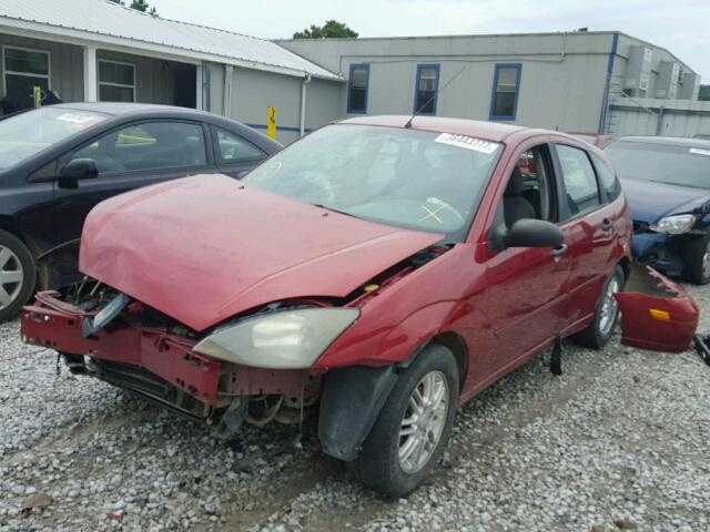 3FAFP37323R175660 - 2003 FORD FOCUS ZX5 RED photo 2