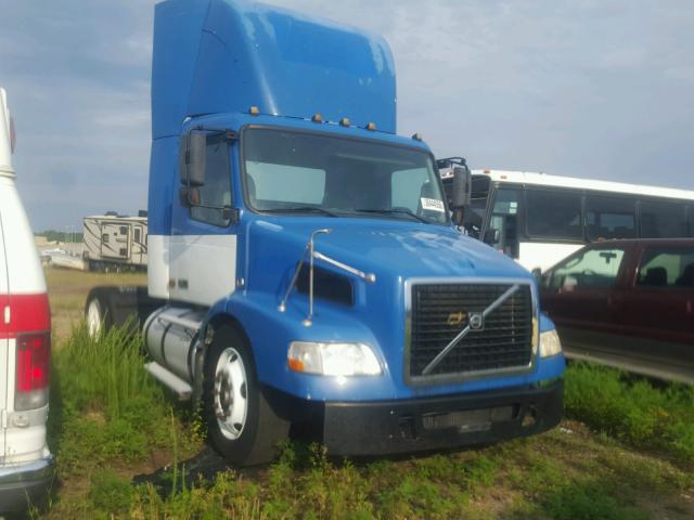 4V4M19GF27N43386 - 2007 VOLVO VN VNM BLUE photo 1