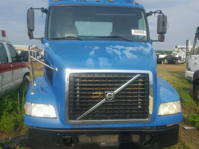 4V4M19GF27N43386 - 2007 VOLVO VN VNM BLUE photo 7