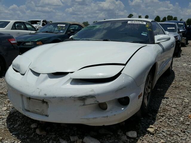 2G2FS22KX22121154 - 2002 PONTIAC FIREBIRD WHITE photo 2