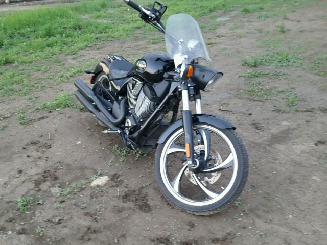 5VPGA36N7B3004775 - 2011 VICTORY MOTORCYCLES VEGAS 8-BA BLACK photo 1