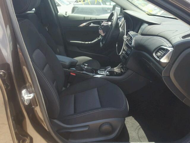 SJKCH5CP7HA018963 - 2017 INFINITI QX30 BASE BROWN photo 5