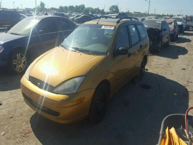 1FAFP36371W119709 - 2001 FORD FOCUS SE GOLD photo 2