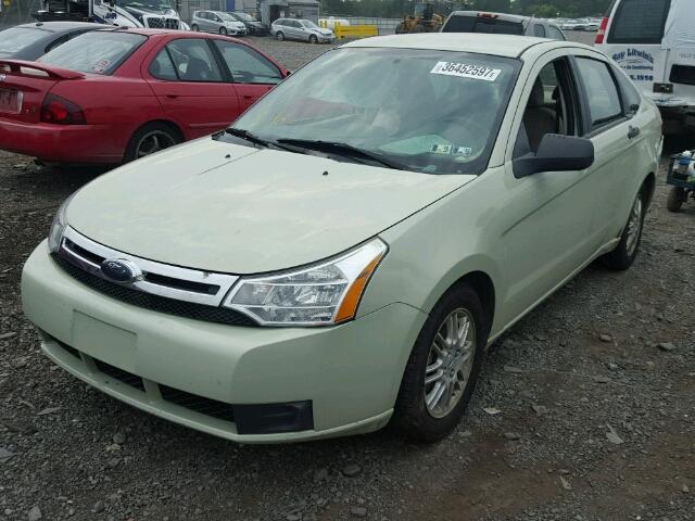 1FAHP3FNXAW103532 - 2010 FORD FOCUS SE GREEN photo 2