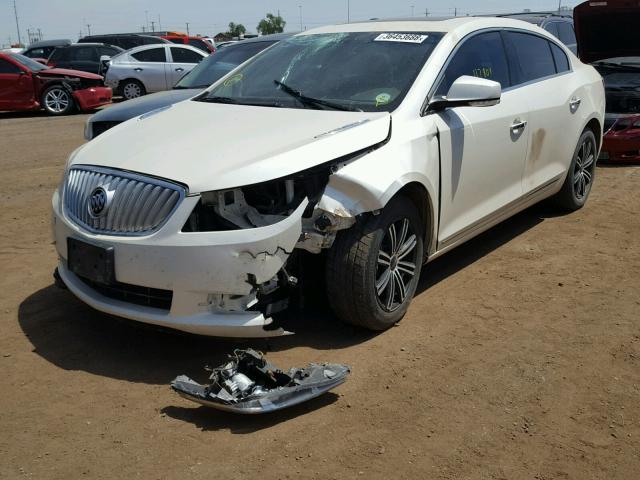 1G4GJ5G37CF282451 - 2012 BUICK LACROSSE T WHITE photo 2