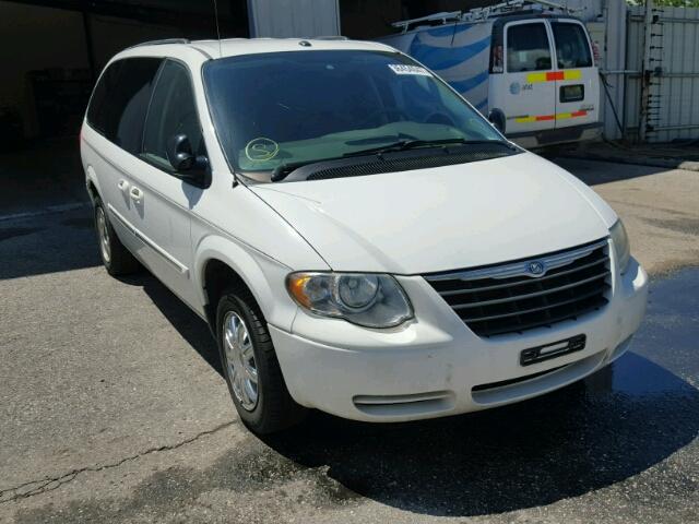 2A8GP54L27R121035 - 2007 CHRYSLER TOWN & COU WHITE photo 1