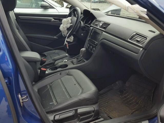 1VWDT7A33HC036704 - 2017 VOLKSWAGEN PASSAT R-L BLUE photo 5