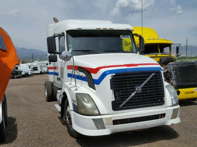 4V4N19TG95N375061 - 2005 VOLVO VN VNL WHITE photo 1