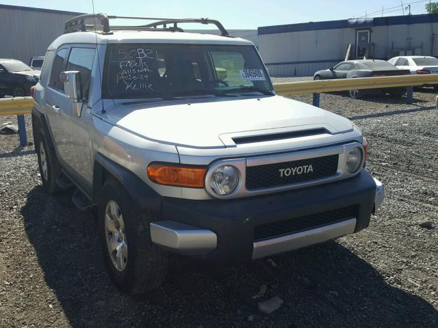 JTEZU11F38K001451 - 2008 TOYOTA FJ CRUISER SILVER photo 1