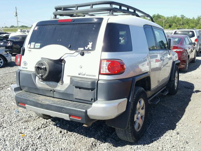 JTEZU11F38K001451 - 2008 TOYOTA FJ CRUISER SILVER photo 4