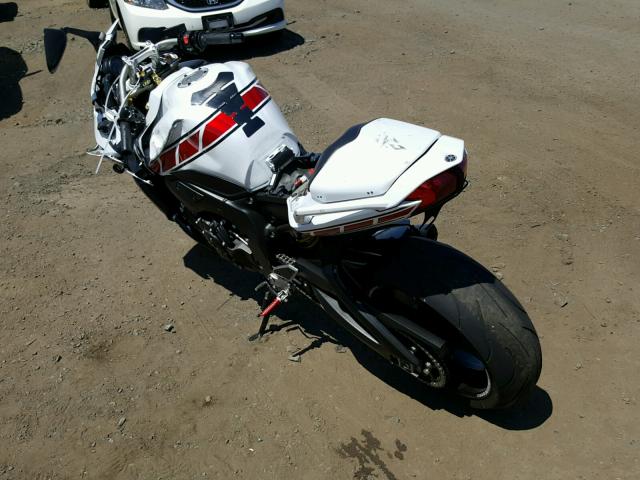 JYARN17E88A005979 - 2008 YAMAHA FZ1 S WHITE photo 3