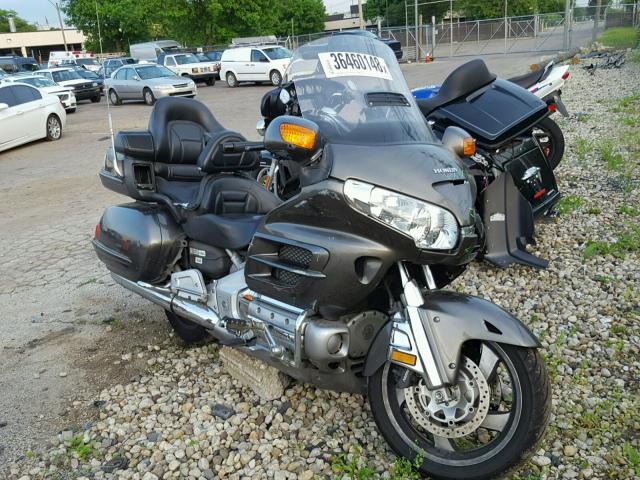 1HFSC47G5AA906494 - 2010 HONDA GL1800 GRAY photo 1