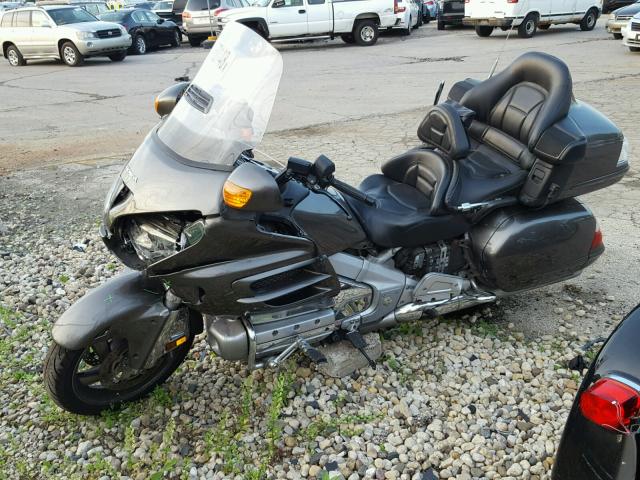 1HFSC47G5AA906494 - 2010 HONDA GL1800 GRAY photo 2