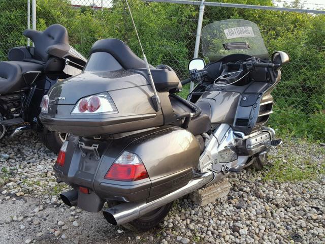 1HFSC47G5AA906494 - 2010 HONDA GL1800 GRAY photo 4