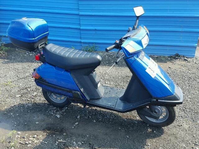 3H1HF03055D001304 - 2005 HONDA CH80 BLUE photo 9