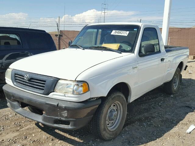 4F4YR12C1YTM03900 - 2000 MAZDA B2500 WHITE photo 2