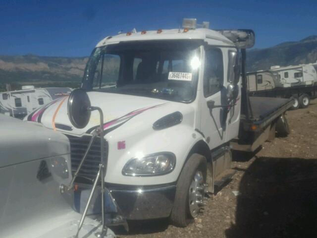 3ALACWDT5HDJG0140 - 2017 FREIGHTLINER M2 106 MED WHITE photo 2