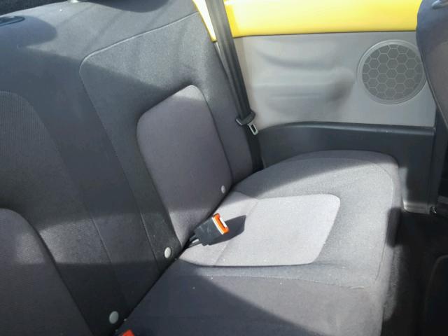 3VWBK21CX3M427384 - 2003 VOLKSWAGEN NEW BEETLE 黄色 照片 6