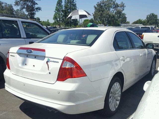 3FADP0L34BR110142 - 2011 FORD FUSION HYB WHITE photo 4