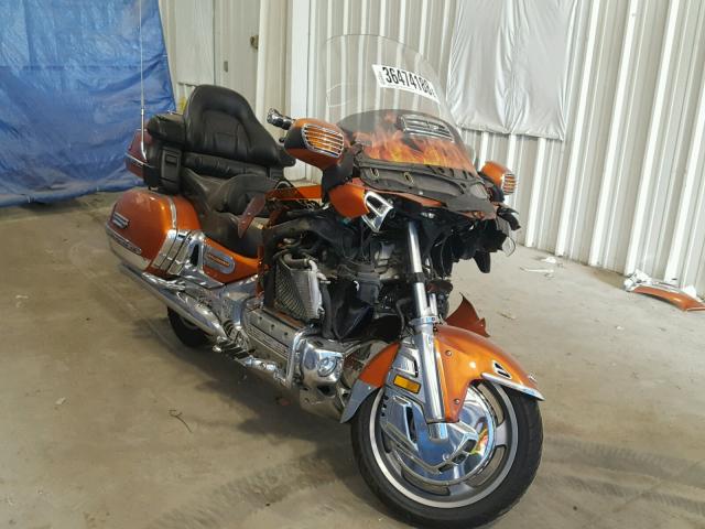 1HFSC47032A111822 - 2002 HONDA GL1800 ORANGE photo 1