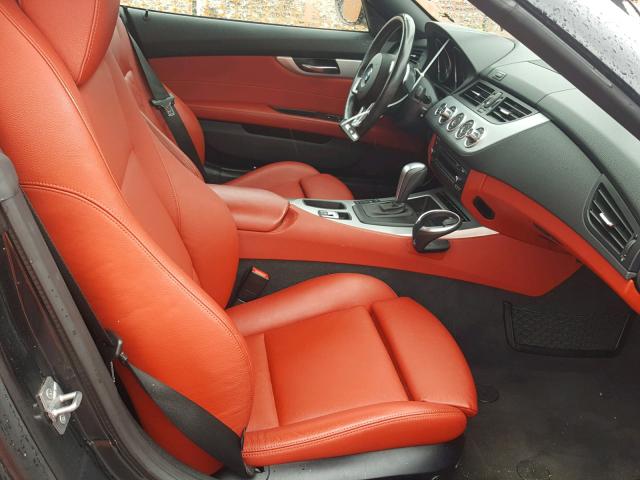 WBALM5C52BE380404 - 2011 BMW Z4 SDRIVE3 Чорний фото 5