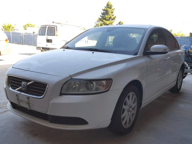 YV1MS390292432584 - 2009 VOLVO S 40 WHITE photo 2