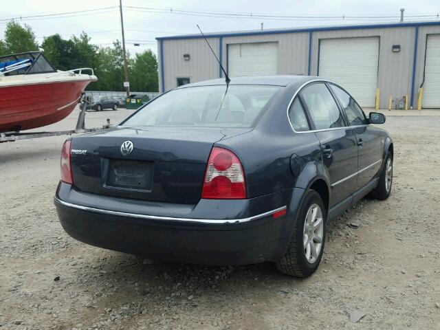 WVWPD63B94E082760 - 2004 VOLKSWAGEN PASSAT BLUE photo 4