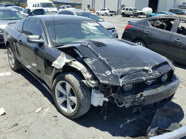1ZVHT82H065254411 - 2006 FORD MUSTANG GT BLACK photo 1
