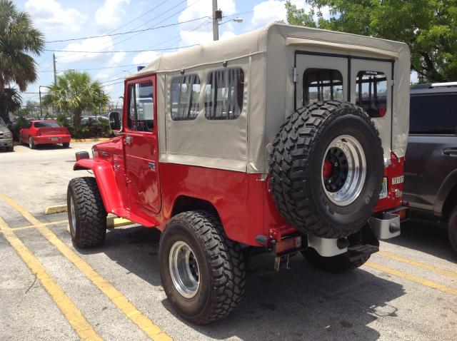 FJ40246003 - 1977 TOYOTA FJ LNDCRUI RED photo 3