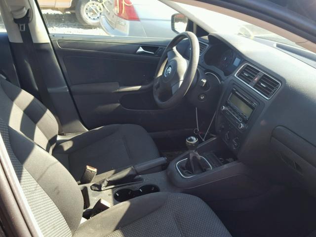 3VW1K7AJ1BM305986 - 2011 VOLKSWAGEN JETTA BASE 黑色 照片 5