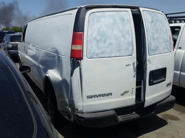 1GTHG39U841137855 - 2004 GMC SAVANA G35 WHITE photo 3