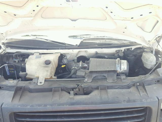 1GTHG39U841137855 - 2004 GMC SAVANA G35 WHITE photo 7