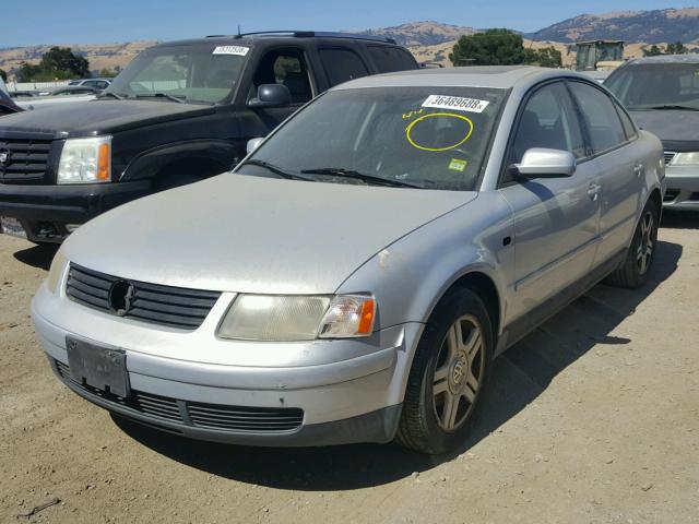 WVWBH63B81P012200 - 2001 VOLKSWAGEN PASSAT GLX 银色 照片 2