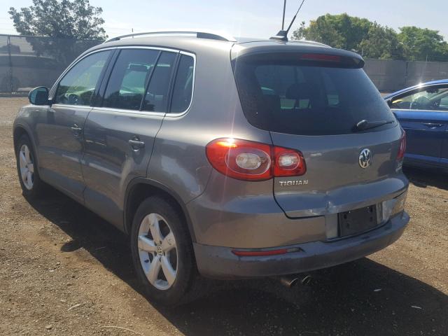 WVGBV7AX0AW521048 - 2010 VOLKSWAGEN TIGUAN SE GRAY photo 3