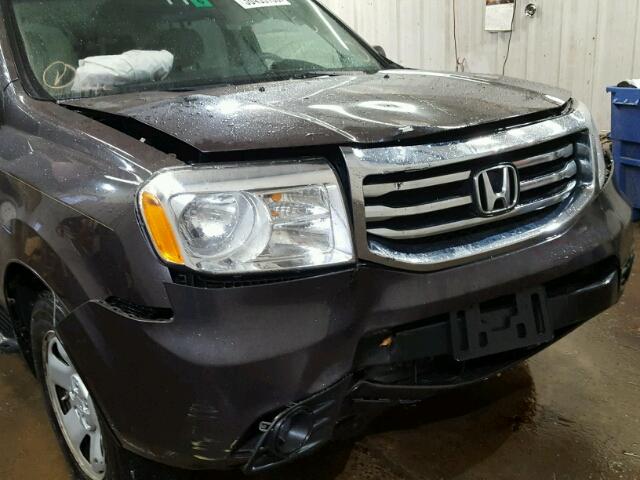 5FNYF4H26CB005126 - 2012 HONDA PILOT LX BROWN photo 9