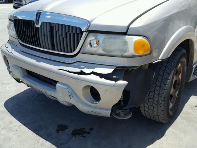 5LMEU27R62LJ04089 - 2002 LINCOLN NAVIGATOR BEIGE photo 9
