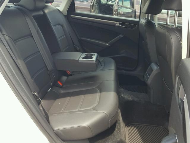 1VWDT7A36HC076789 - 2017 VOLKSWAGEN PASSAT R-L WHITE photo 6