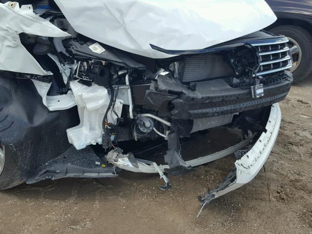 1VWDT7A36HC076789 - 2017 VOLKSWAGEN PASSAT R-L WHITE photo 9