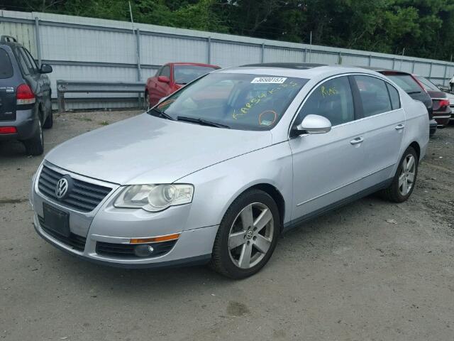 WVWJK93C89P042008 - 2009 VOLKSWAGEN PASSAT TUR GRAY photo 2